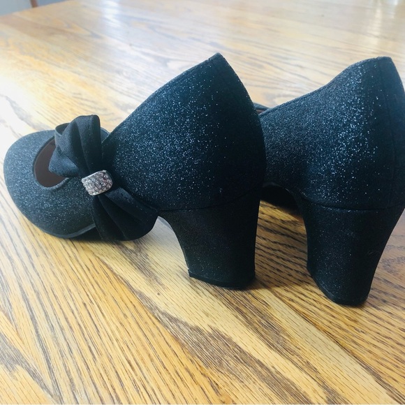Badgley Mischka Size 4 Girls Janelle Pump Black Glitter Block Heels Rhinestones - Picture 10 of 11